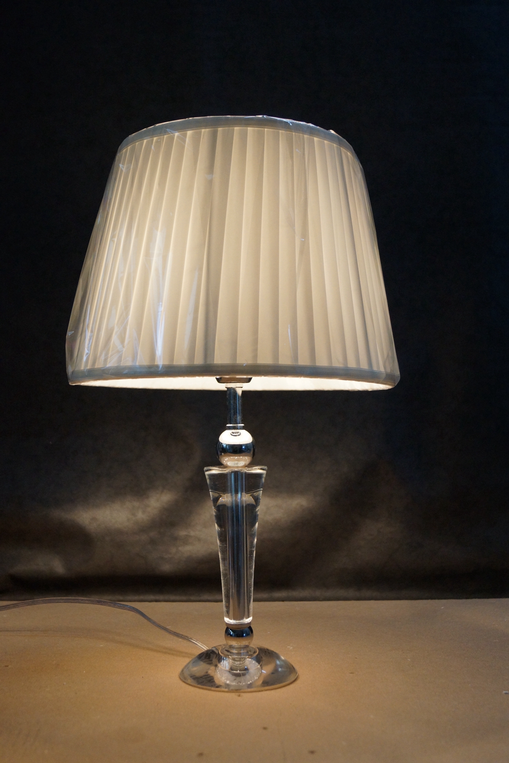 مصباح طاولة كريستال عصري مع غطاء قماش (KATL1526)