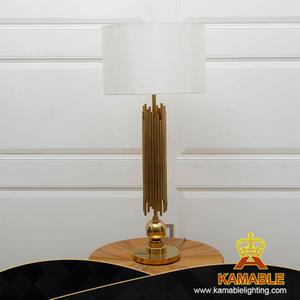 مصباح طاولة معدني ذهبي على شكل خط داخلي مزخرف (KA524-T)
