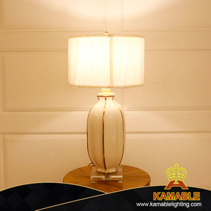 مصباح طاولة فيلا بالاس من السيراميك والكريستال الأبيض الرائع الرائع (KA526-T)