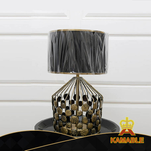 مصباح طاولة عرض من قماش الحديد الأسود البرونزي بنقاط دائرية خاصة (KA525-T)