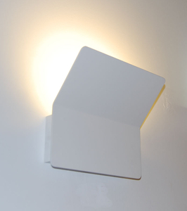 إضاءة مائلة للأماكن الداخلية LED مودرن (884W-LED 21W)